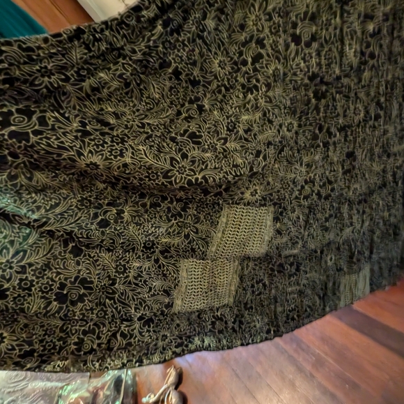 Elegant Black and Cream Maxi Dress - Picture 7 of 7